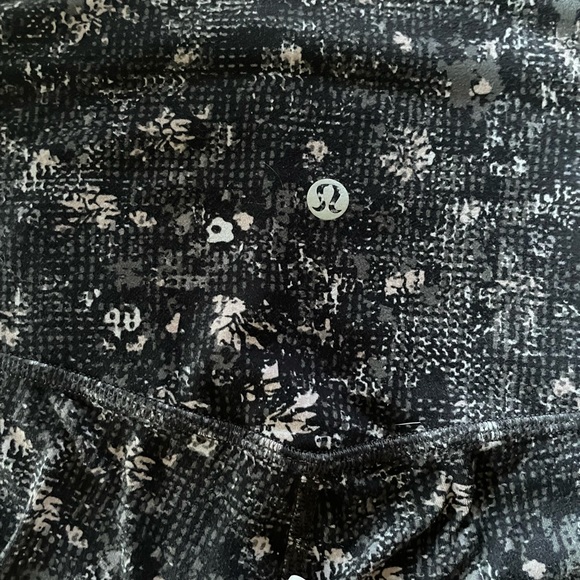 Lululemon Allign leggings - Picture 3 of 3